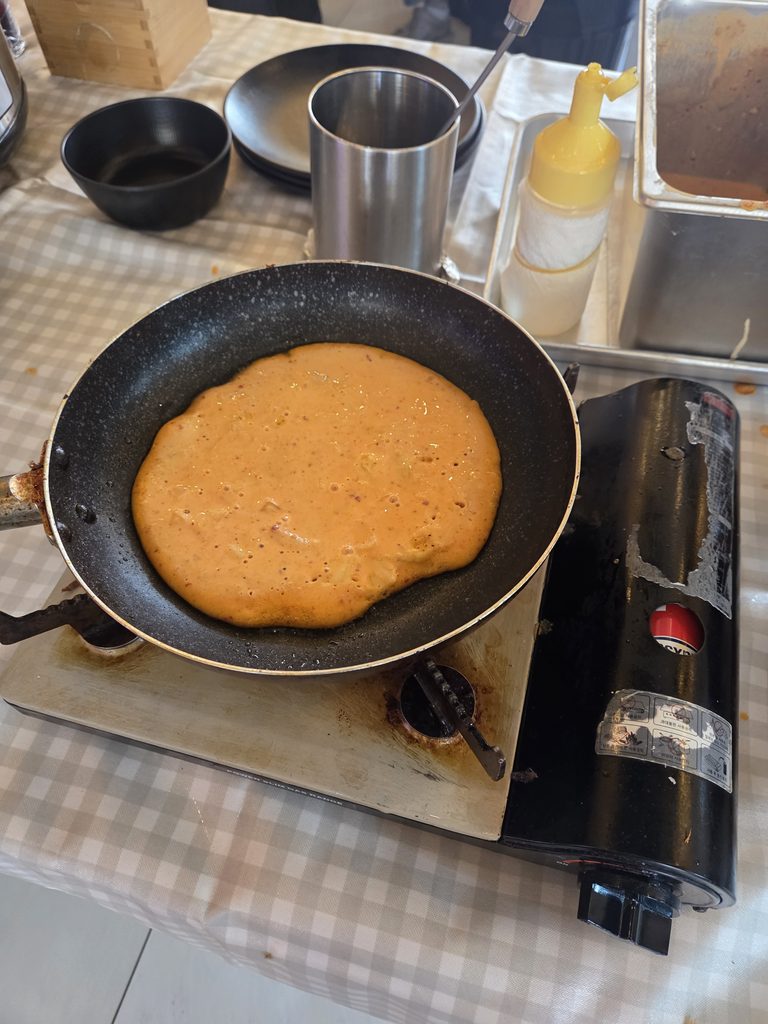 직접 부친 김치국물전